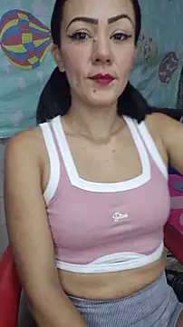 Snapshot of Lhia_ chatting on December 2025 02:33:01 PM Lhia online show from December 2025 02:33:01 PM