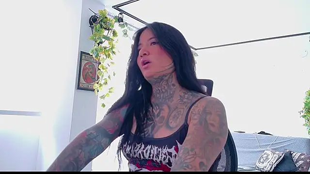 Unatatuada online show from September 2025 06:35:02 PM