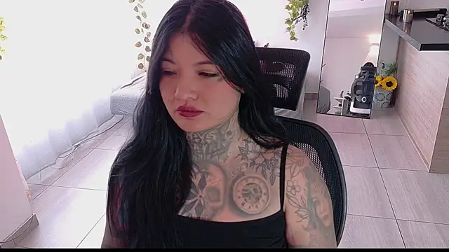 Unatatuada online show from October 2025 05:43:02 PM