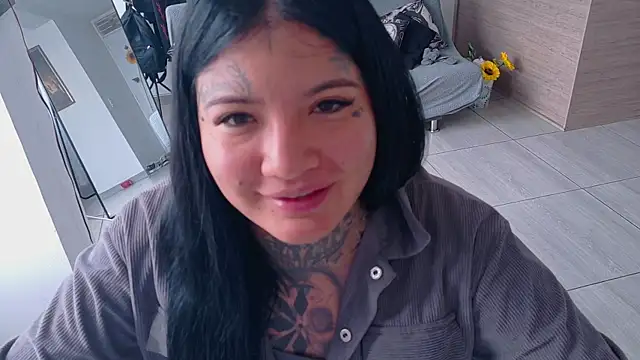 Unatatuada online show from October 2025 12:36:02 PM