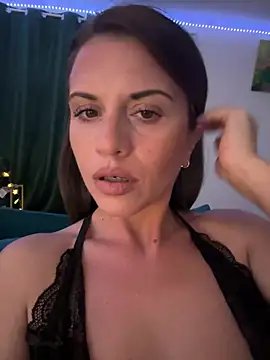 Snapshot of ScarlettNoirr chatting on June 2026 07:02:01 PM ScarlettNoirr online show from June 2026 07:02:01 PM