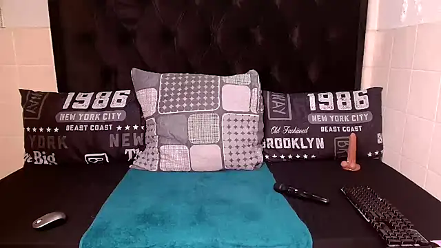 KarlyDee XX online show from October 2025 08:42:01 PM