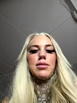 Snapshot of paulinaalatalo chatting on September 2025 08:32:01 PM paulinaalatalo online show from September 2025 08:32:01 PM