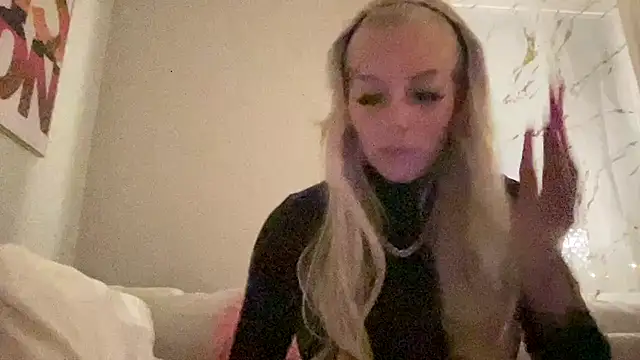 Snapshot of paulinaalatalo chatting on February 2026 07:07:01 PM paulinaalatalo online show from February 2026 07:07:01 PM