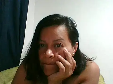 Snapshot of adri89-g chatting on October 2025 07:14:02 PM adri89-g online show from October 2025 07:14:02 PM