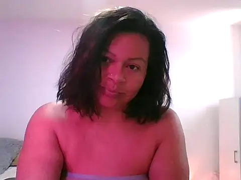 Snapshot of adri89-g chatting on November 2025 12:49:01 PM adri89-g online show from November 2025 12:49:01 PM