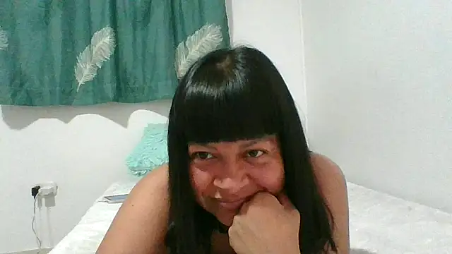 adri89-g online show from February 2026 09:55:01 PM