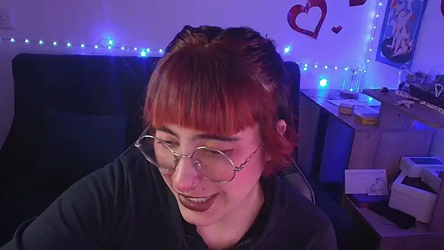 Snapshot of Miacatsito3 chatting on April 2026 04:57:02 AM Miacatsito3 online show from April 2026 04:57:02 AM