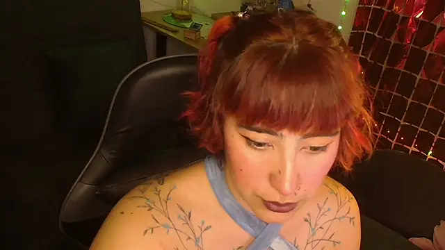 Snapshot of Miacatsito3 chatting on April 2026 01:56:02 AM Miacatsito3 online show from April 2026 01:56:02 AM