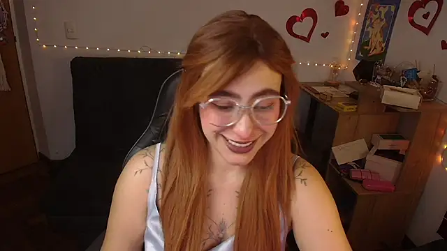 Snapshot of Miacatsito3 chatting on May 2026 05:03:02 AM Miacatsito3 online show from May 2026 05:03:02 AM