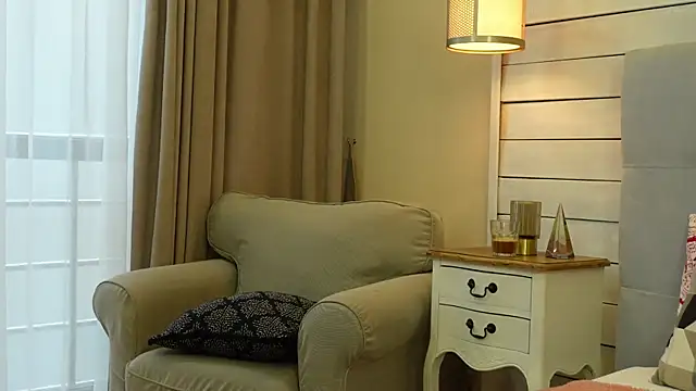 Snapshot of MyaMuse chatting on November 2025 08:25:01 AM MyaMuse online show from November 2025 08:25:01 AM