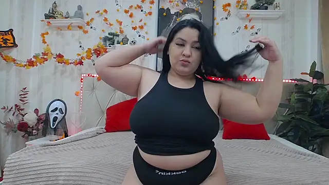 Snapshot of CurvyAleya chatting on October 2025 05:52:01 PM CurvyAleya online show from October 2025 05:52:01 PM