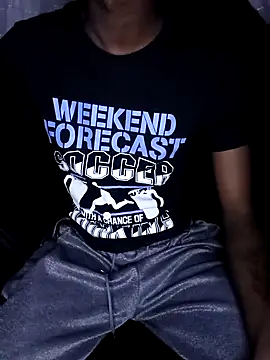 Romeo Favent online show from November 2025 08:47:01 PM