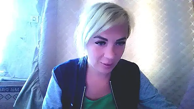Snapshot of EmmaCat_ chatting on September 2025 09:52:01 AM EmmaCat online show from September 2025 09:52:01 AM