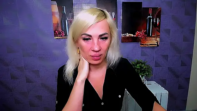 Snapshot of EmmaCat_ chatting on September 2025 05:31:01 AM EmmaCat online show from September 2025 05:31:01 AM