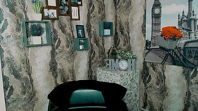 Snapshot of EmmaCat_ chatting on October 2025 05:02:02 AM EmmaCat online show from October 2025 05:02:02 AM