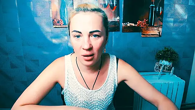 Snapshot of EmmaCat_ chatting on October 2025 07:21:01 AM EmmaCat online show from October 2025 07:21:01 AM