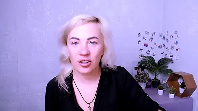 Snapshot of EmmaCat_ chatting on November 2025 04:45:02 AM EmmaCat online show from November 2025 04:45:02 AM