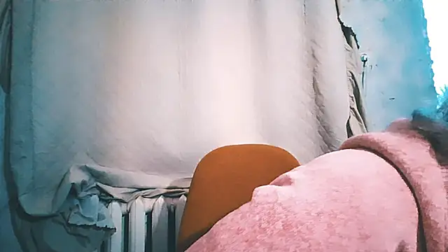 Snapshot of EmmaCat_ chatting on November 2025 05:28:02 AM EmmaCat online show from November 2025 05:28:02 AM