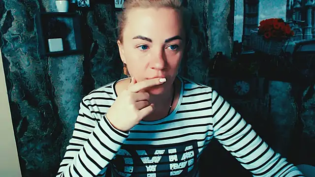 Snapshot of EmmaCat_ chatting on November 2025 05:06:01 AM EmmaCat online show from November 2025 05:06:01 AM