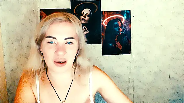 Snapshot of EmmaCat_ chatting on November 2025 06:18:02 PM EmmaCat online show from November 2025 06:18:02 PM