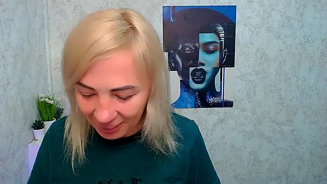 Snapshot of EmmaCat_ chatting on November 2025 05:28:02 AM EmmaCat online show from November 2025 05:28:02 AM