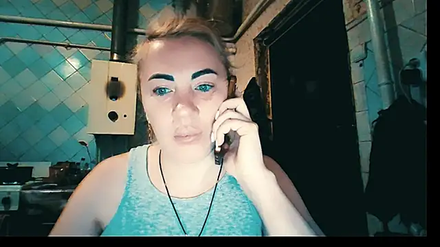 Snapshot of EmmaCat_ chatting on November 2025 07:43:01 AM EmmaCat online show from November 2025 07:43:01 AM