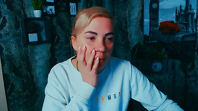 Snapshot of EmmaCat_ chatting on November 2025 05:32:02 AM EmmaCat online show from November 2025 05:32:02 AM