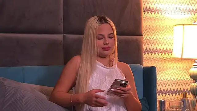 Snapshot of YssabelFox chatting on October 2025 03:16:02 AM YssabelFox online show from October 2025 03:16:02 AM