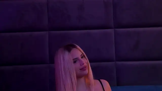 Snapshot of YssabelFox chatting on November 2025 03:52:02 PM YssabelFox online show from November 2025 03:52:02 PM