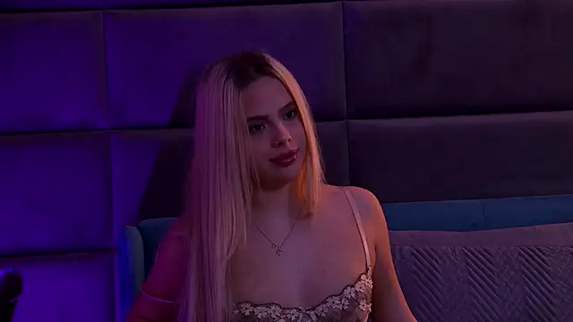 Snapshot of YssabelFox chatting on November 2025 04:12:02 PM YssabelFox online show from November 2025 04:12:02 PM