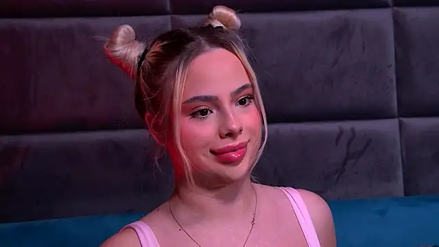 Snapshot of YssabelFox chatting on December 2025 02:15:01 PM YssabelFox online show from December 2025 02:15:01 PM