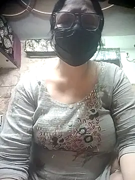 thehotlady online show from February 2026 07:01:02 PM