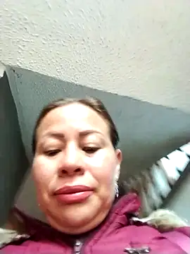 LaraCaliente online show from February 2026 12:14:01 PM