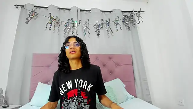 EthanBlackwoodd online show from November 2025 09:03:02 PM