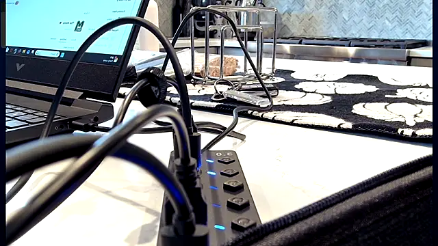 Snapshot of 3totangox chatting on November 2025 07:25:01 PM 3totangox online show from November 2025 07:25:01 PM