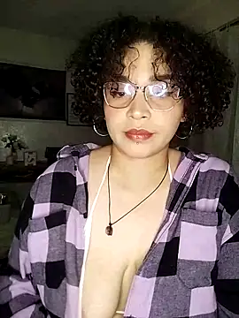 Julie wallace online show from October 2025 12:31:02 AM