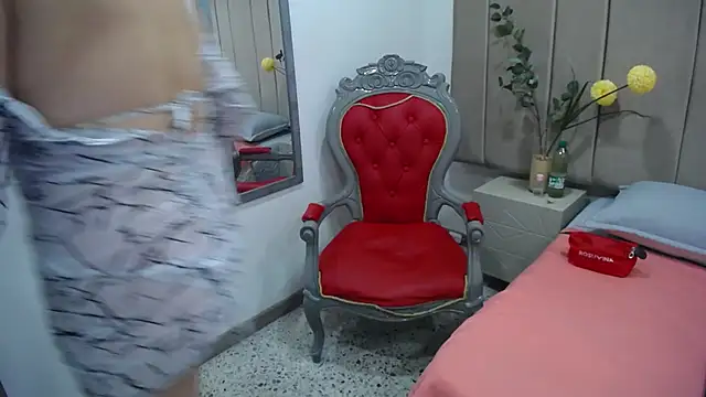 Snapshot of paultte chatting on October 2025 02:42:02 PM paultte online show from October 2025 02:42:02 PM