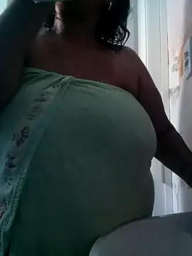 Snapshot of Rosabela04 chatting on October 2025 09:54:02 AM Rosabela04 online show from October 2025 09:54:02 AM