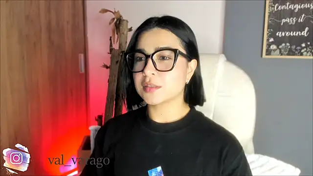 Snapshot of val_varago chatting on June 2026 11:05:01 PM val varago online show from June 2026 11:05:01 PM