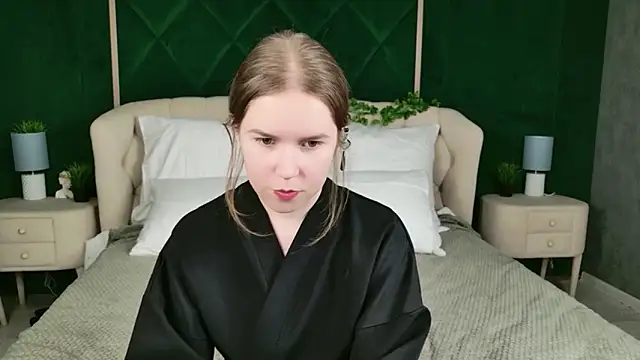 Alida Brice online show from December 2025 03:32:02 PM