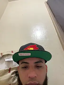 LeoPR00 online show from October 2025 01:18:01 PM