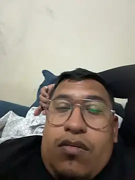 dannybs05 online show from November 2025 04:34:02 AM