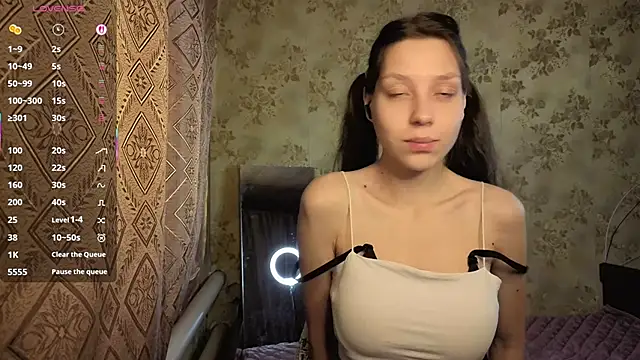 QutieDaSweet online show from February 2026 01:37:02 AM