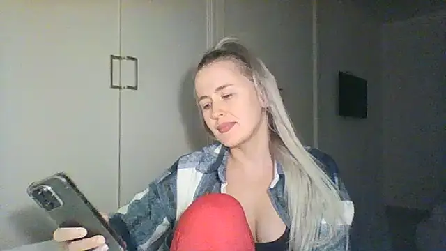 Snapshot of Frosian chatting on September 2025 09:07:02 PM Frosian online show from September 2025 09:07:02 PM