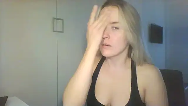 Snapshot of Frosian chatting on October 2025 10:02:01 AM Frosian online show from October 2025 10:02:01 AM