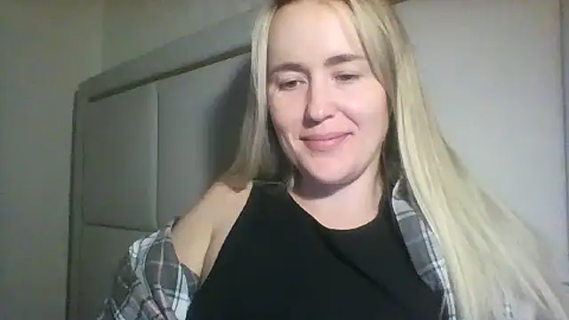 Snapshot of Frosian chatting on October 2025 10:08:02 PM Frosian online show from October 2025 10:08:02 PM