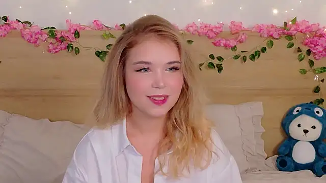 Snapshot of Lilith_Bonheur chatting on October 2025 10:26:02 PM Lilith Bonheur online show from October 2025 10:26:02 PM