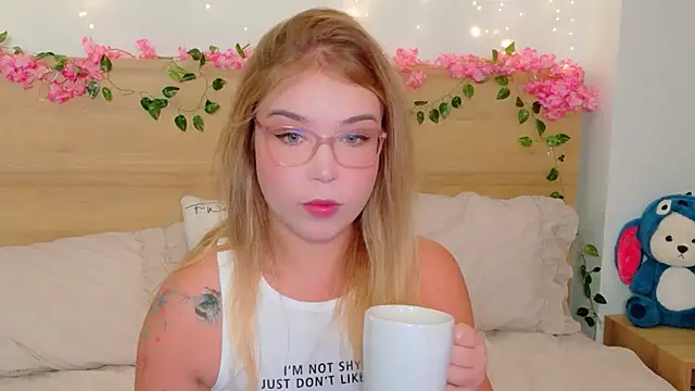 Snapshot of Lilith_Bonheur chatting on November 2025 09:04:02 PM Lilith Bonheur online show from November 2025 09:04:02 PM