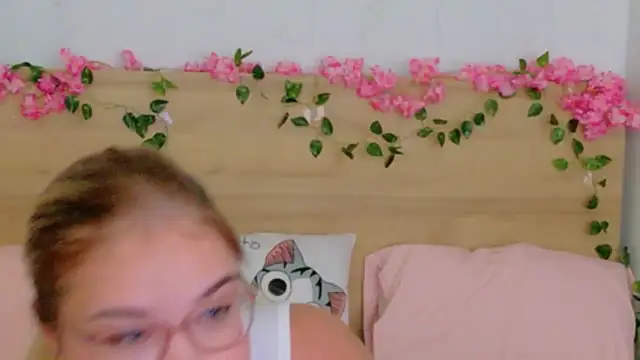 Snapshot of Lilith_Bonheur chatting on November 2025 10:52:02 PM Lilith Bonheur online show from November 2025 10:52:02 PM